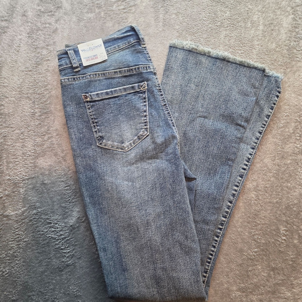 WallFlower Bootcut Jeans Juniors 3 Medium Wash High Rise Stretch Denim Raw Hem